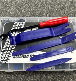 Five Piece Tool Kit & 280 Piece Assortment of Trim Clips Commonly Used on Land Rovers