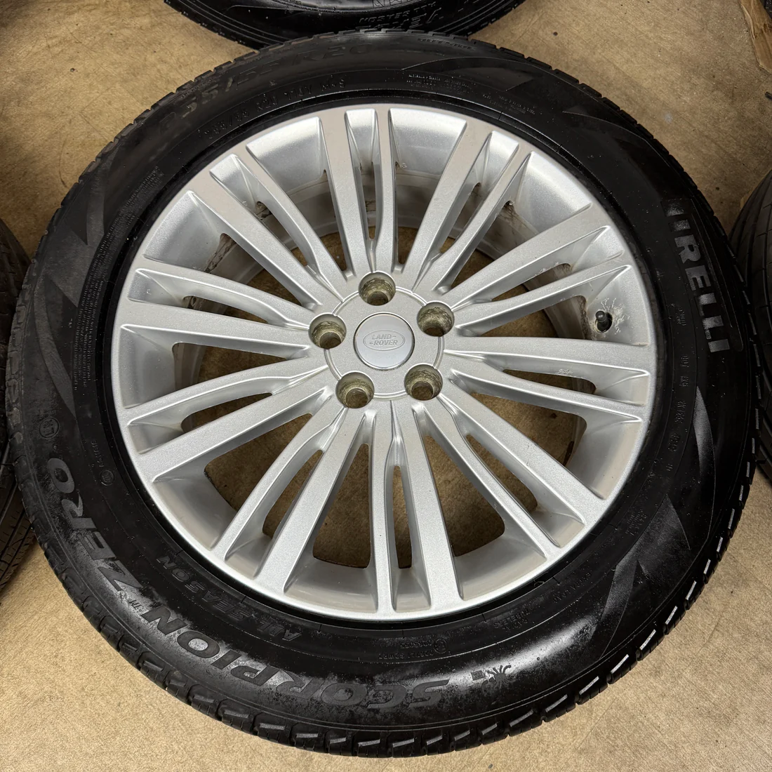 20'' GENUINE LAND ROVER DISCOVERY 5 SILVER 1011 RANGE ROVER SPORT ALLOY WHEELS TYRES ALLOYS 5X120 HY321007RA 6 CCFF1069 0628 4EB8 9AD5 F65D7C56DBA2 1 201 a b7231a91 3acd 49c7 8d40 4a5f34da86c1