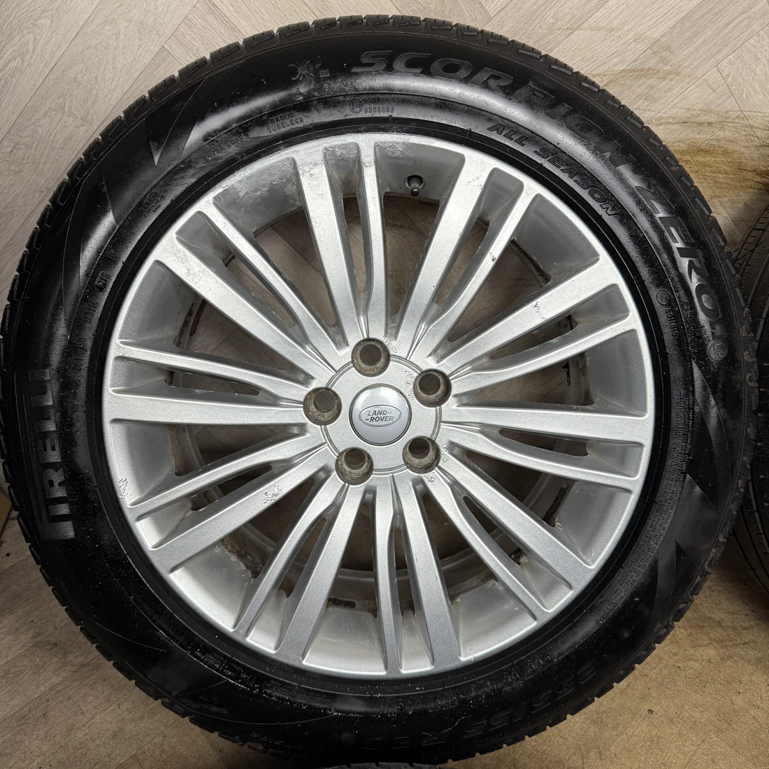 20'' GENUINE LAND ROVER DISCOVERY 5 SILVER 1011 RANGE ROVER SPORT ALLOY WHEELS TYRES ALLOYS 5X120 HY321007RA 4 D978419F 1E81 4E18 9598 0C20BF7E1651 1 201 a 6b242cad c401 4a23 a826 84a568f64fb9